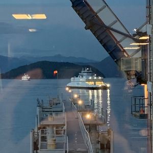 Meet your Posher, Thji